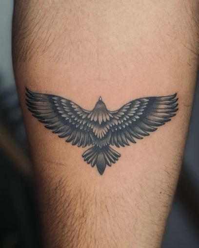 Tatouage d'aigle temporaire